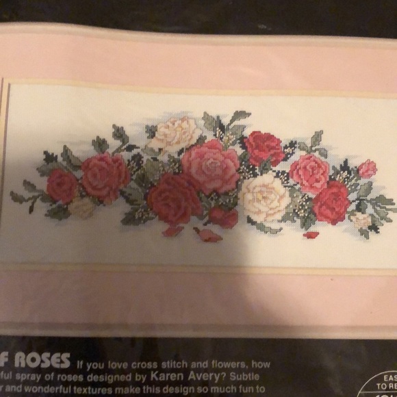 Vintage Dimensions Counted Cross Stitch - Spray of Roses 1989 - Picture 2 of 4